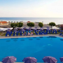 THE VILLAGE RESORT & WATERPARK 4★