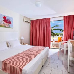 ZEPHYROS BEACH BOUTIQUE HOTEL 4★