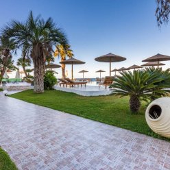 ZEPHYROS BEACH BOUTIQUE HOTEL 4★