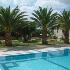 THEONI APARTMENTS 2★