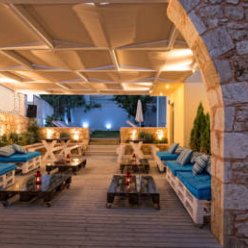 MANOS MARIA HOTEL & APARTMENTS 4★