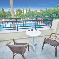 DIONYSOS APARTMENTS AND STUDIOS 3★