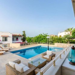 ANNA MARIA VILLAGE 3★