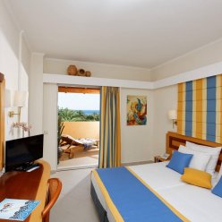 ANISSA BEACH & VILLAGE 4★