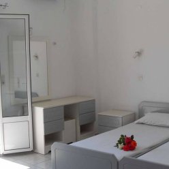 IRAKLIS APARTMENTS & STUDIOS 3★