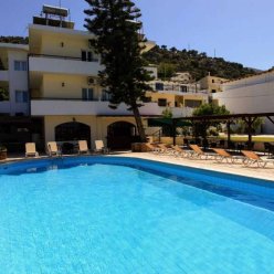 IRAKLIS APARTMENTS & STUDIOS 3★