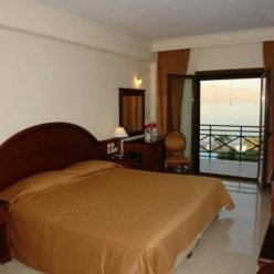 EUROPA BEACH HOTEL 4★