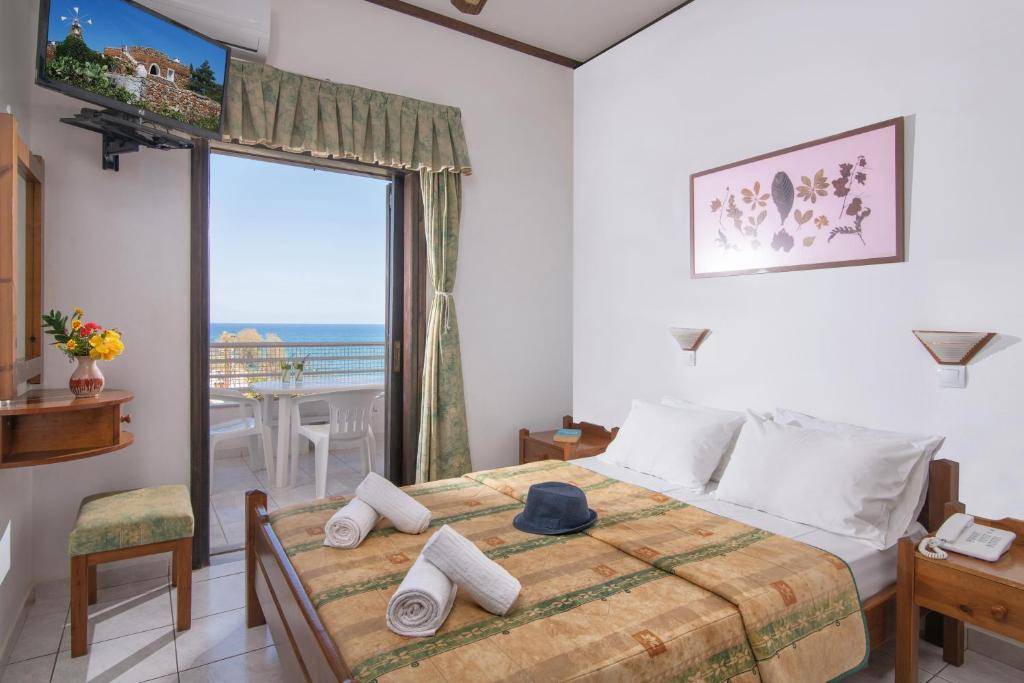 ILIOSTASI BEACH APARTMENTS 3★