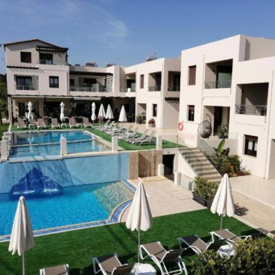 CARISA SUITES AND APARTMENTS 3★