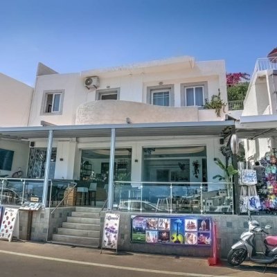 SARLOTE STUDIOS APTS 2★