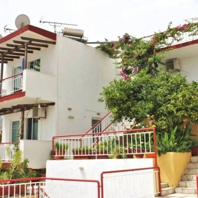 SARLOTE STUDIOS APTS 2★