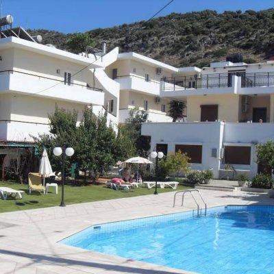 IRAKLIS APARTMENTS & STUDIOS 3★