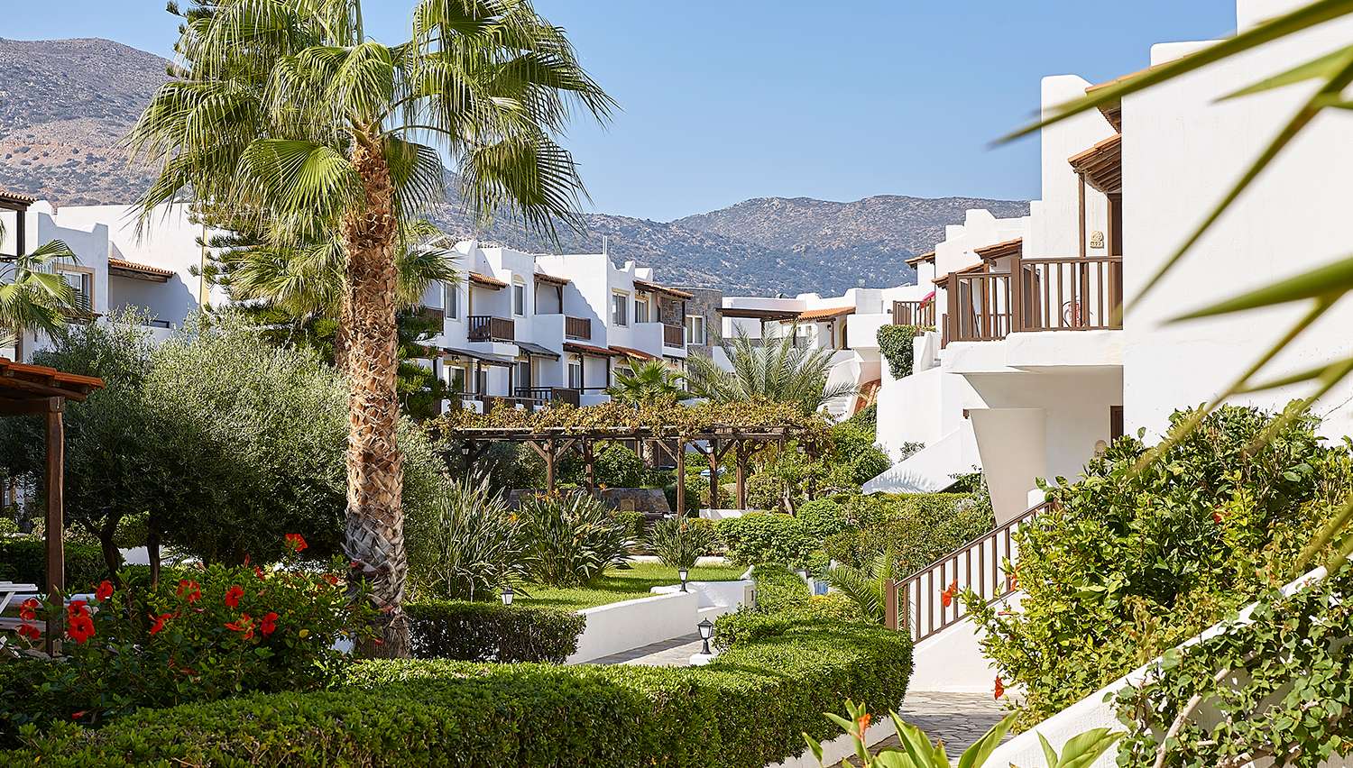 ALEXANDER BEACH HOTEL & VILLAGE 5★