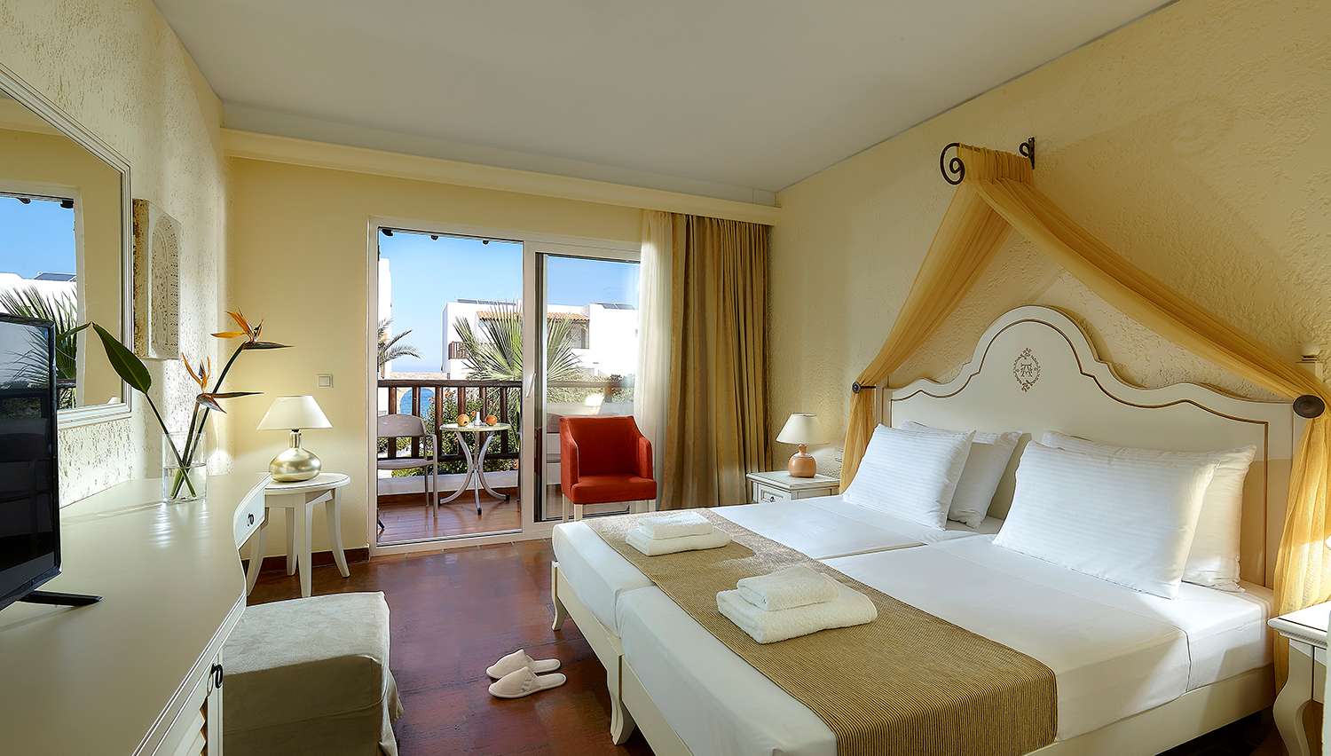 ALEXANDER BEACH HOTEL & VILLAGE 5★