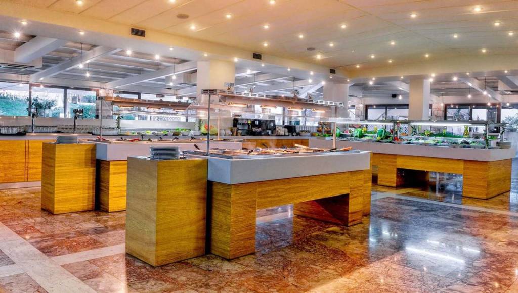 THE VILLAGE RESORT & WATERPARK 4★