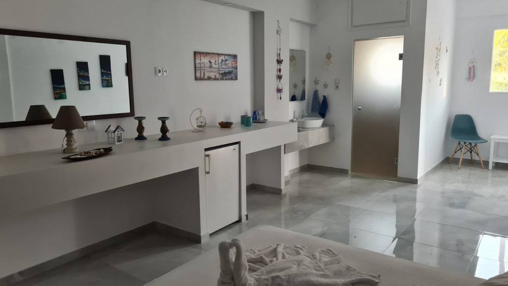 CERATONIA APARTMENTS 3★-_