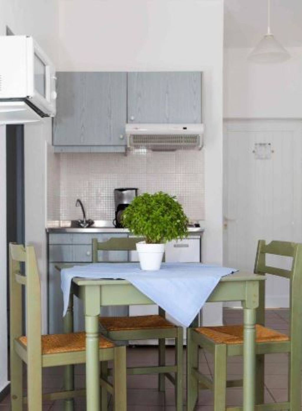 BLUE HORIZON APARTMENTS 2★