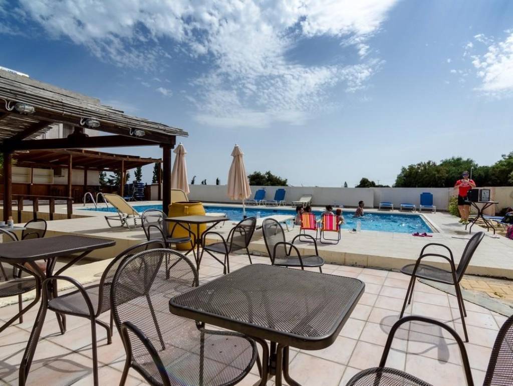 ELEONORA ANISSARAS HOTEL 2★