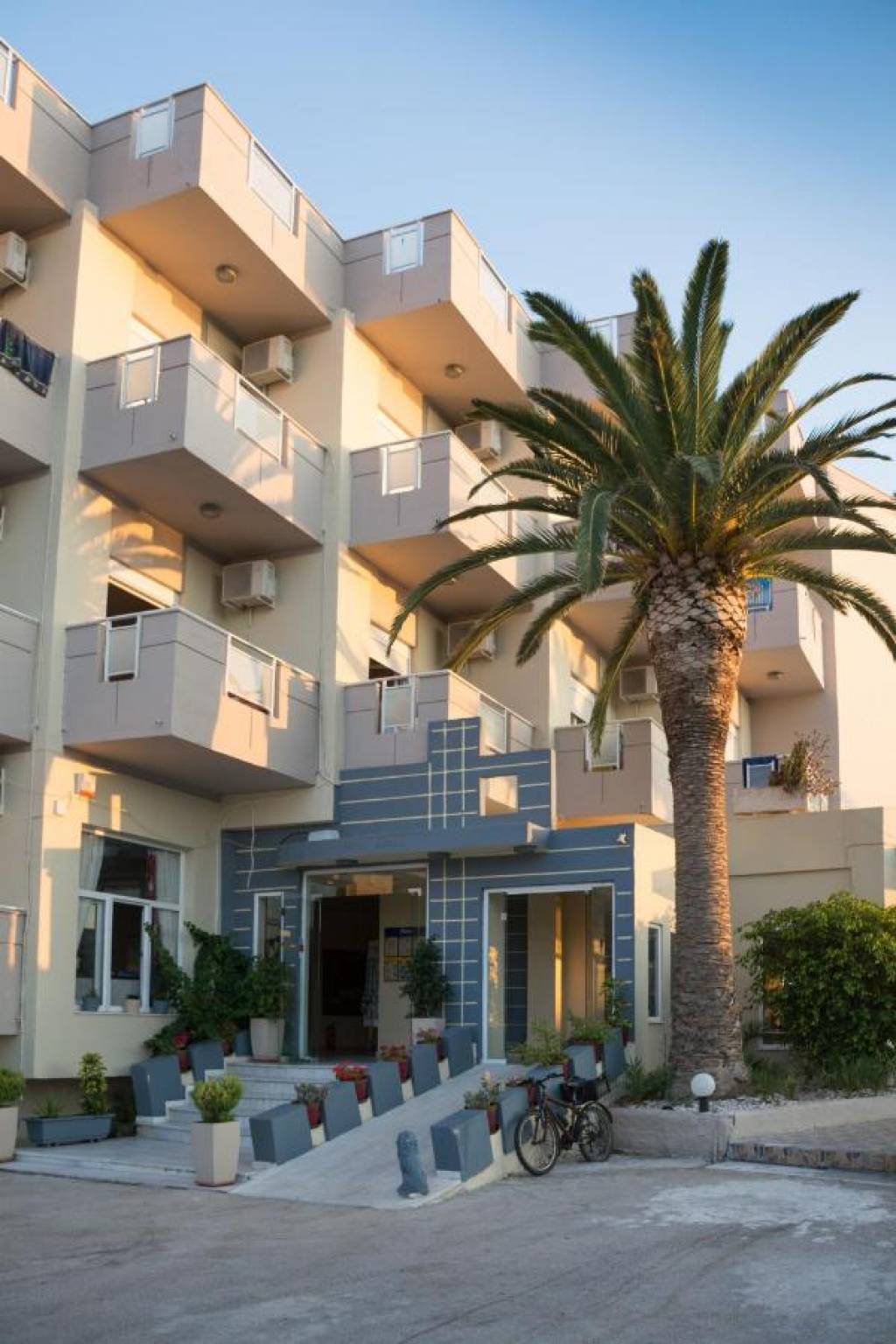 MONTREAL HOTEL 2★-_