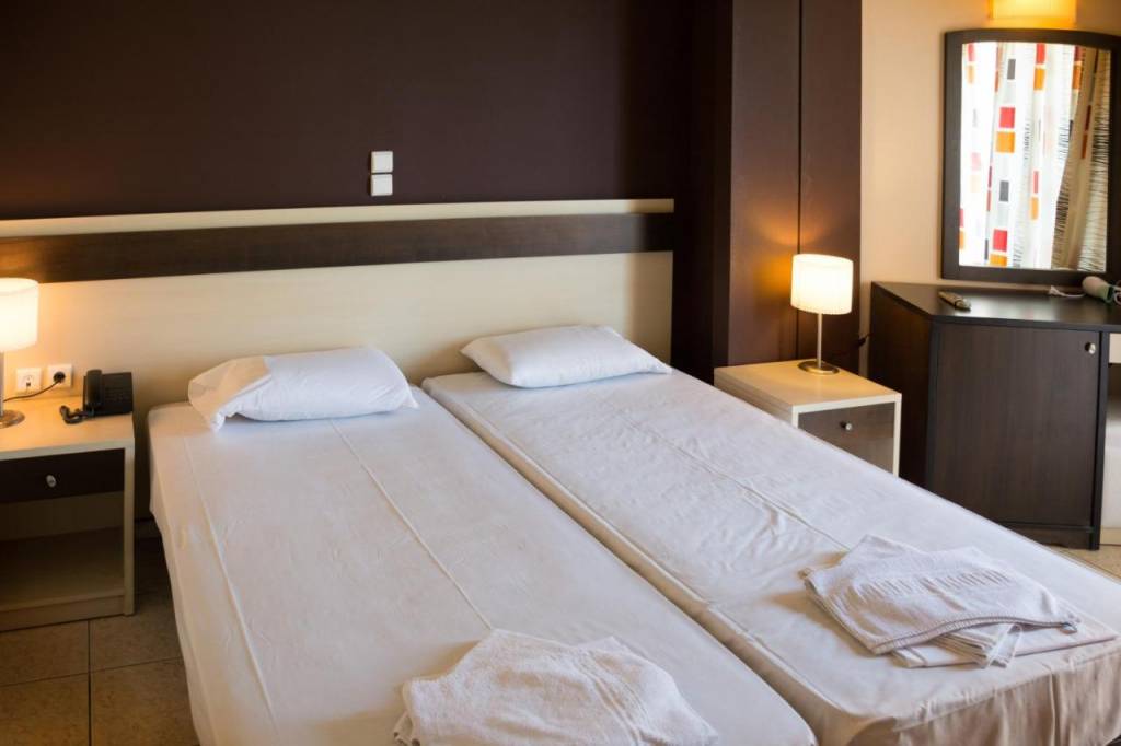 MONTREAL HOTEL 2★-_