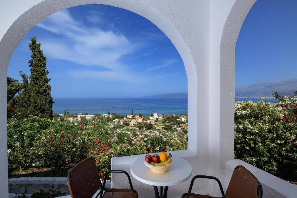 HERSONISSOS VILLAGE HOTEL & BUNGALOWS 4★