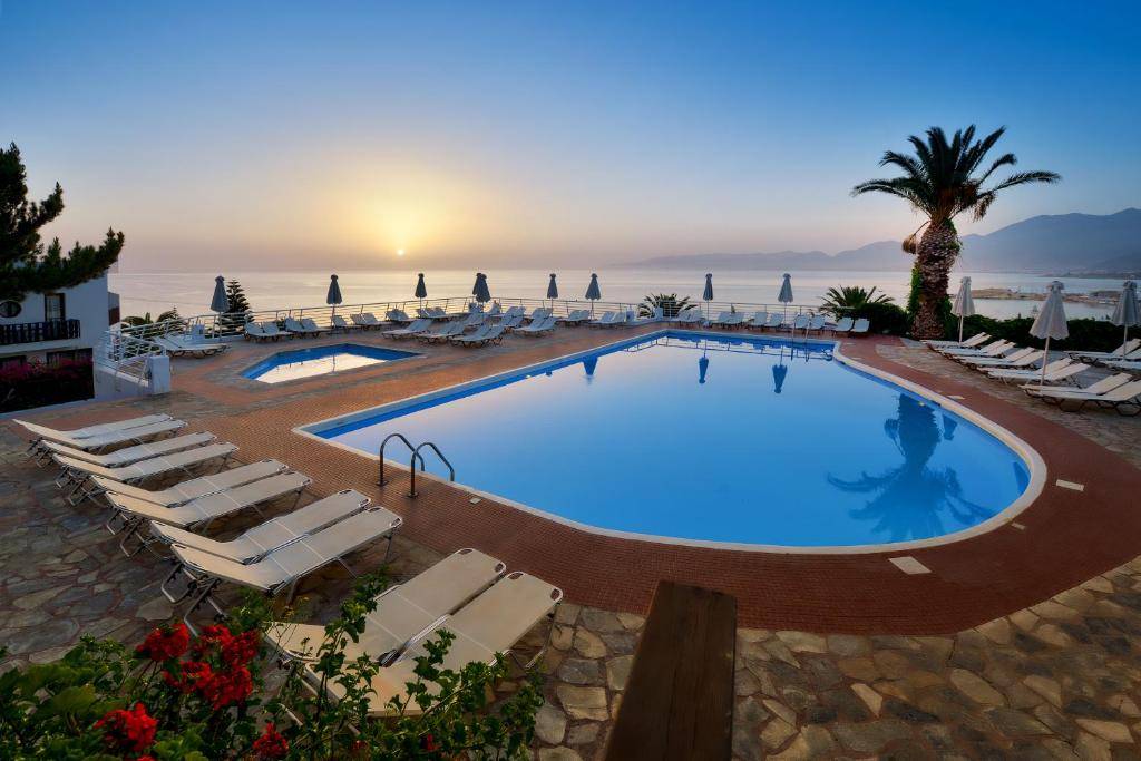 HERSONISSOS VILLAGE HOTEL & BUNGALOWS 4★