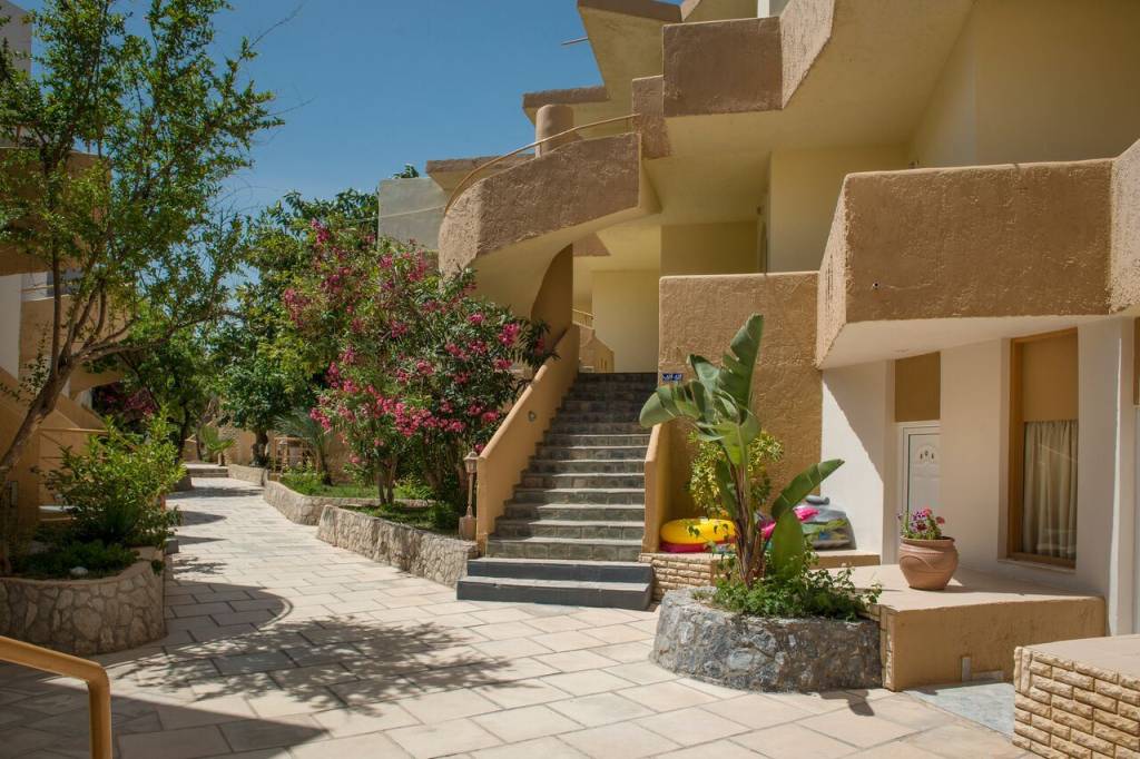 KAVROS BEACH HOTEL 3★