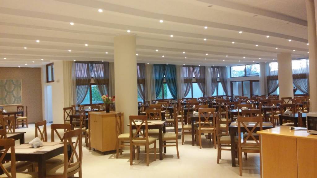 KAVROS BEACH HOTEL 3★