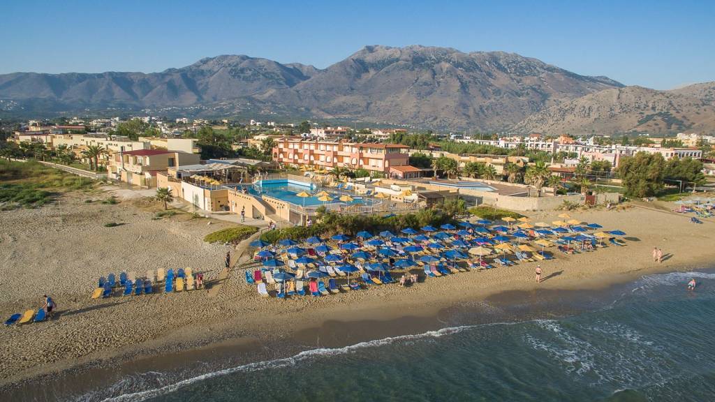 KAVROS BEACH HOTEL 3★