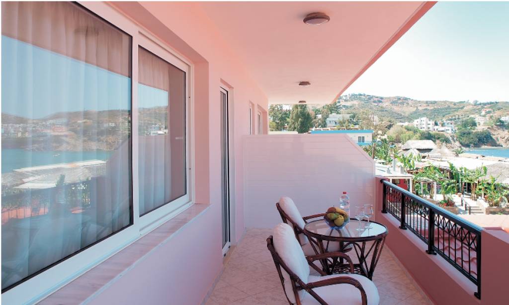 OTIUM BOUTIQUE NIRIIDES BEACH 3★