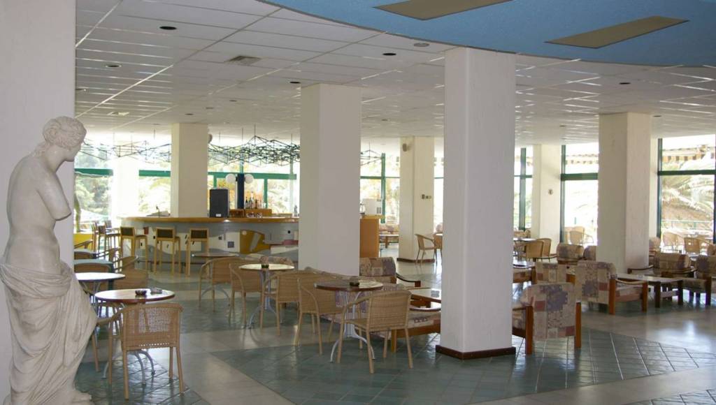 SIRENS BEACH & VILLAGE 4★