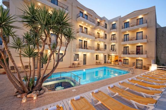 MANOS MARIA HOTEL & APARTMENTS 4★