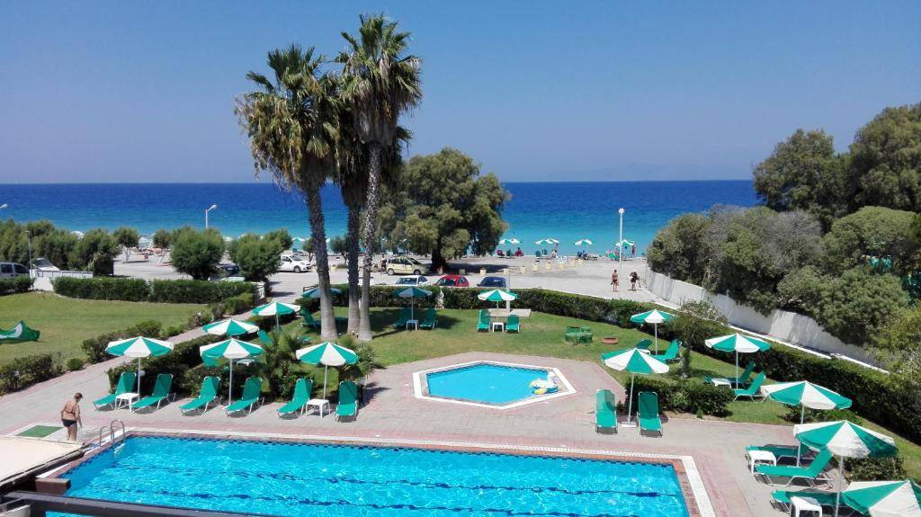 PYLEA BEACH HOTEL 3★