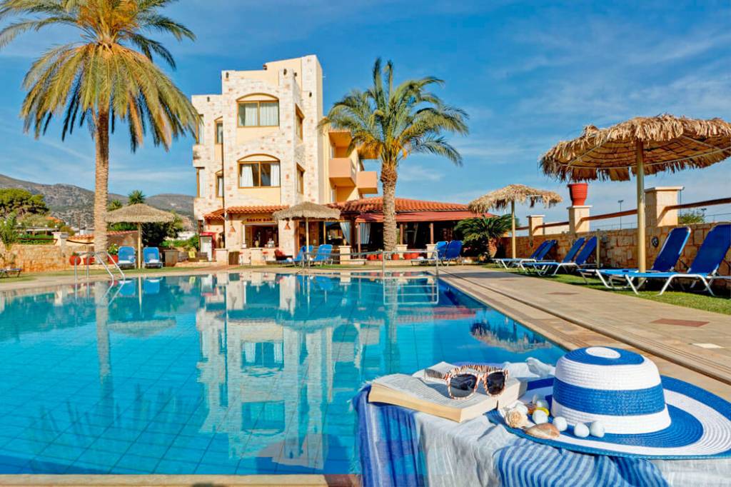 DANELIS STUDIOS & APARTMENTS 3★