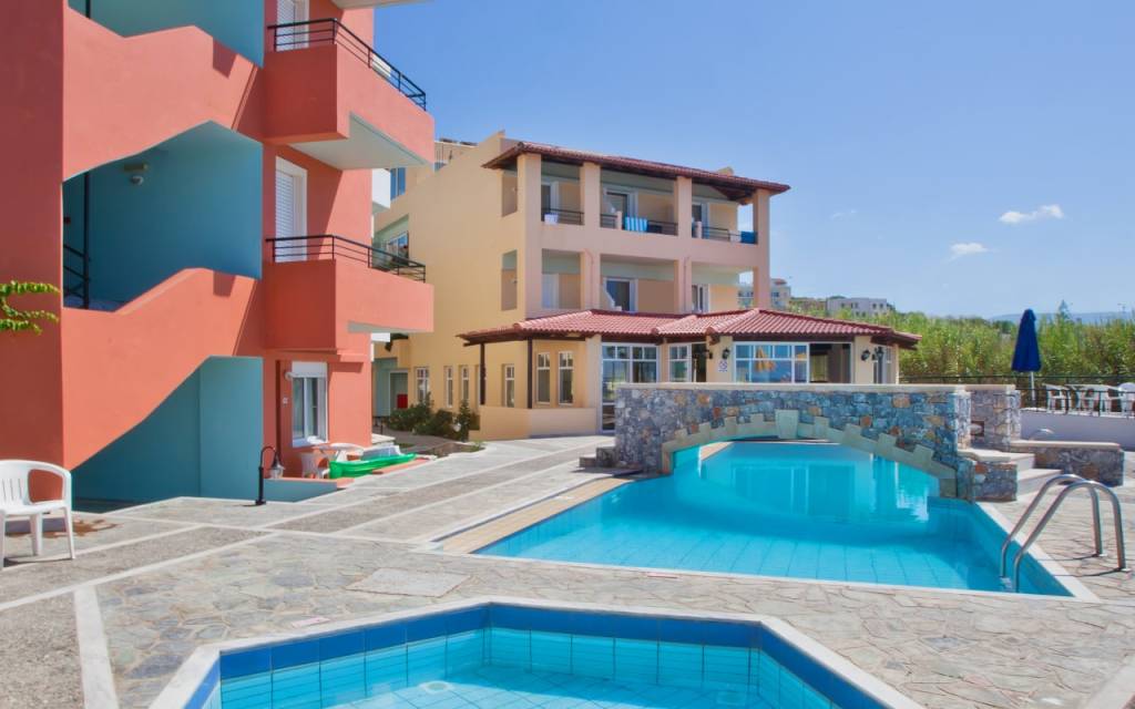 DEDALOS BEACH HOTEL 3★