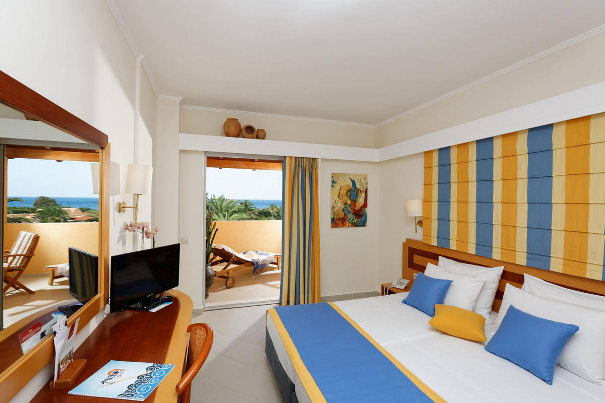 ANISSA BEACH & VILLAGE 4★