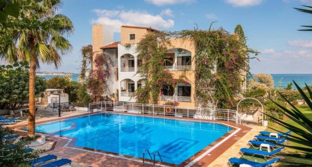 ILIOSTASI BEACH APARTMENTS 3★