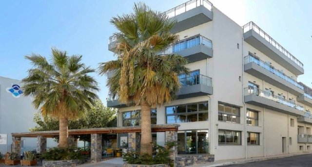 POLLIS HOTEL 4★