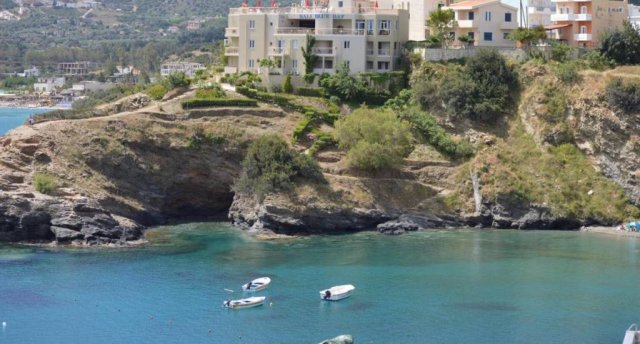 IKONOMAKIS APARTMENTS 3★-
