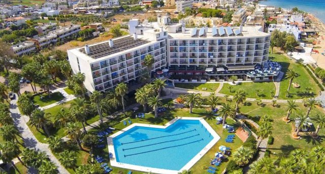 SIRENS BEACH & VILLAGE 4★