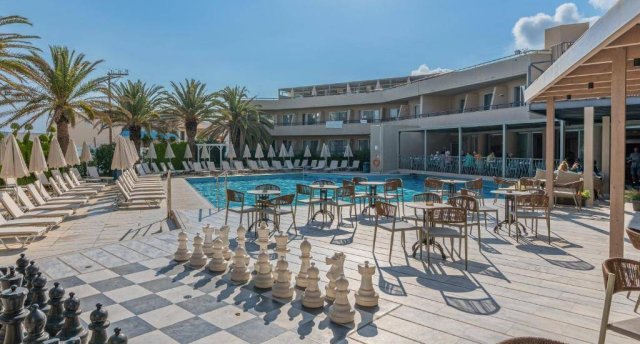 MINOS HOTEL 4★