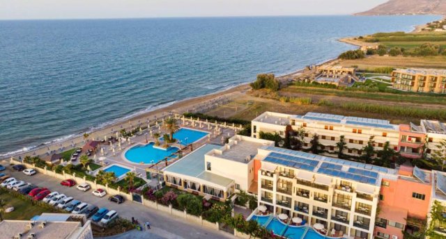 Viesnīcas skats Ēģiptē, Hurgada ar baseinu