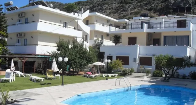 IRAKLIS APARTMENTS & STUDIOS 3★