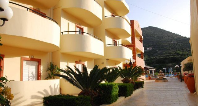 ELPIS STUDIOS & APARTMENTS 2★