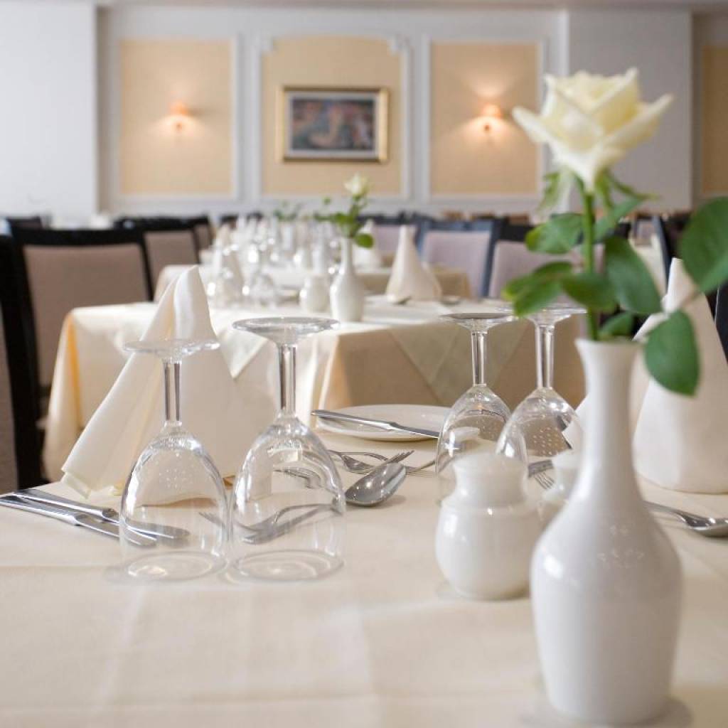 VENUS BEACH HOTEL 3★