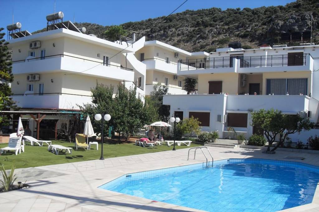 IRAKLIS APARTMENTS & STUDIOS 3★