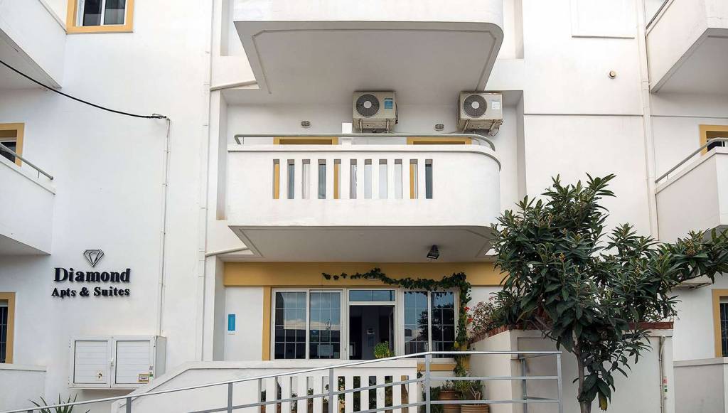 DIAMOND APARTMENTS & SUITES 3★