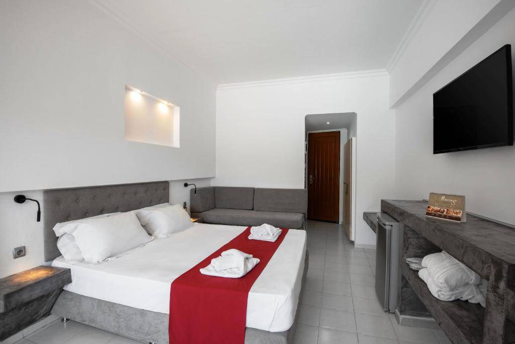 DELFINIA RESORT 4★