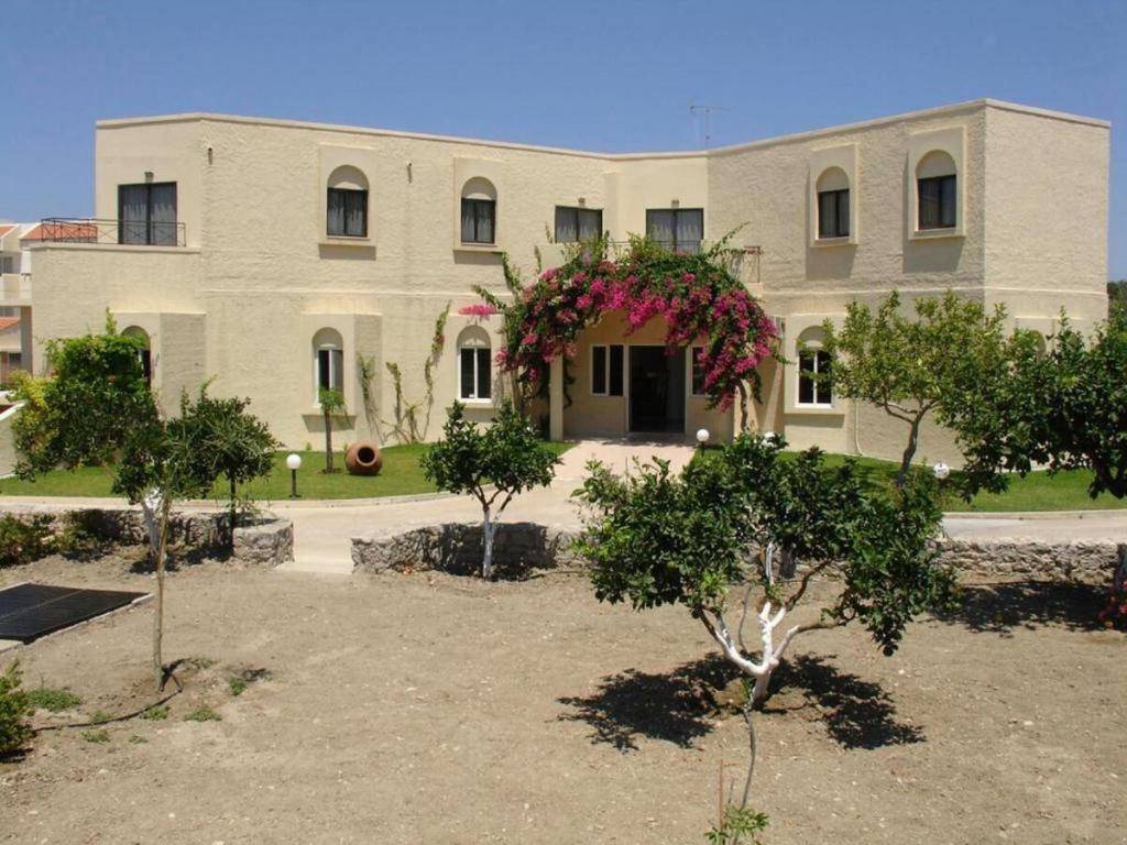 SUMMERLAND HOTEL 3★