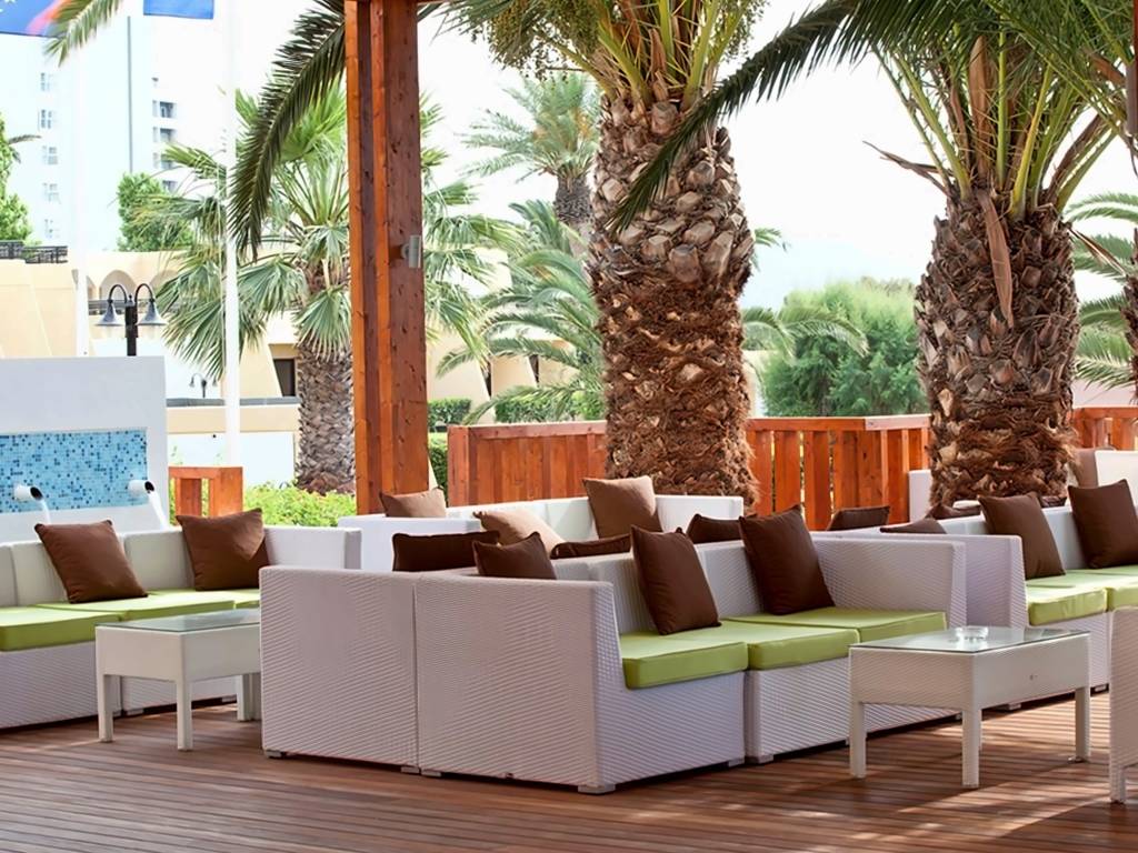 SMARTLINE COSMOPOLITAN HOTEL 4★